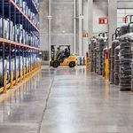 Intérieur d'un entrepôt logistique